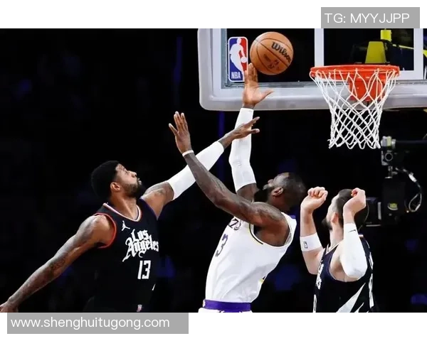 快船险胜湖人，终结连败风波